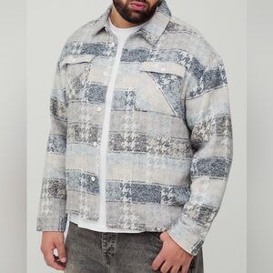 Boohoo Plus Men's Gray and White Checkered Overshirt Flannel